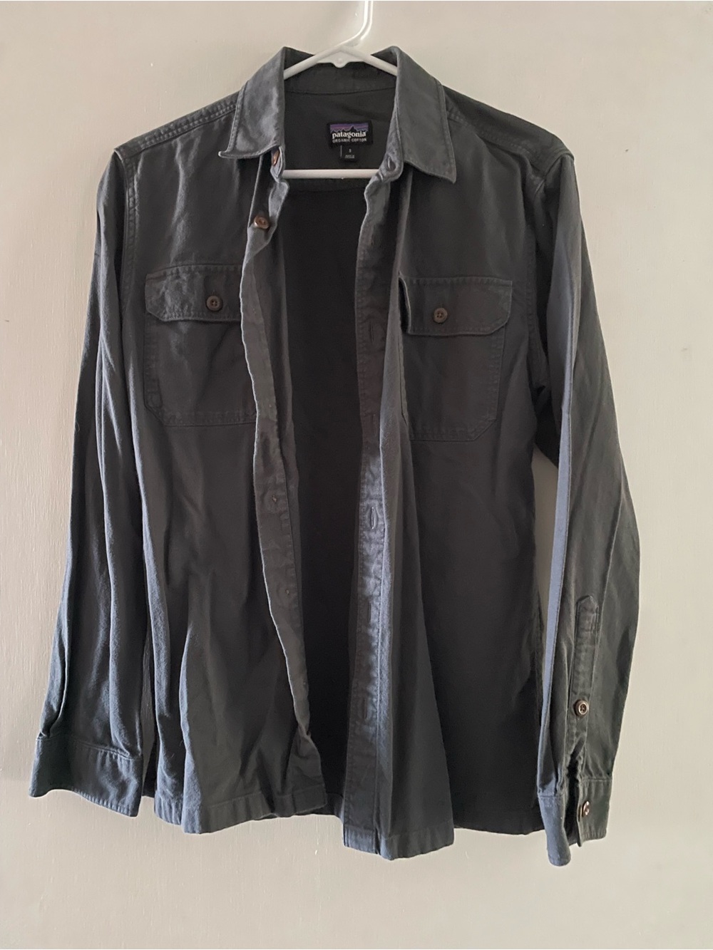 Patagonia Men's Dark Gray Shirt